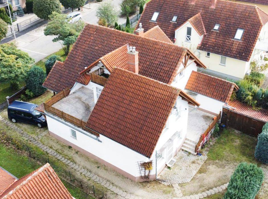 Haus in Bük nahe der österreichischen Grenze — Hauptansicht